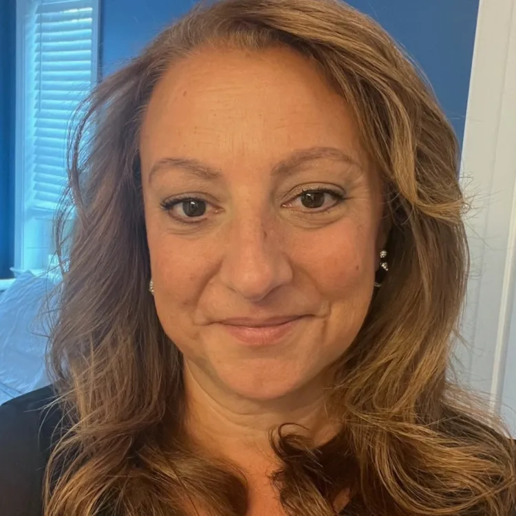 NEA-NH President Jennifer Tuttle